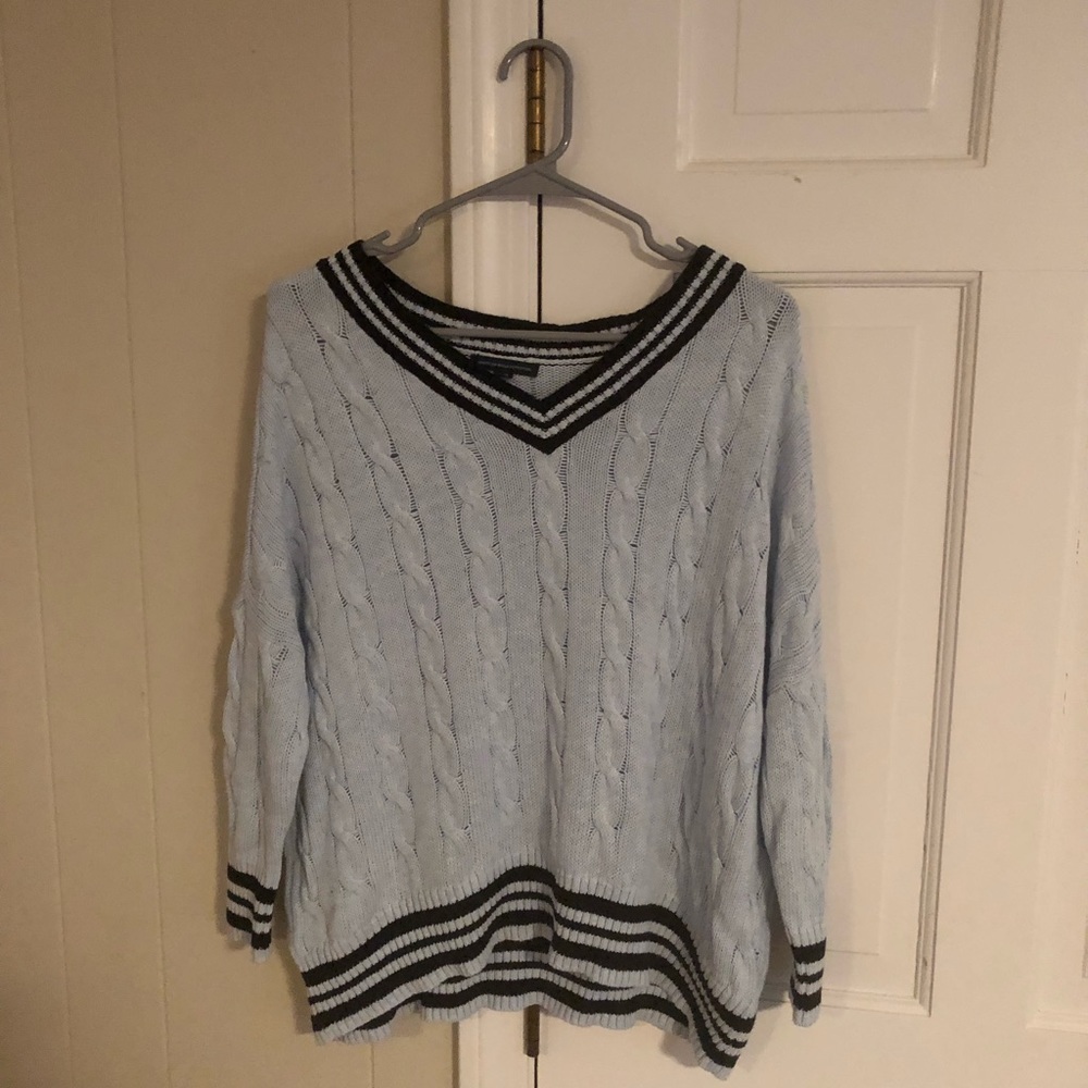 cute, stylish american eagle sweater